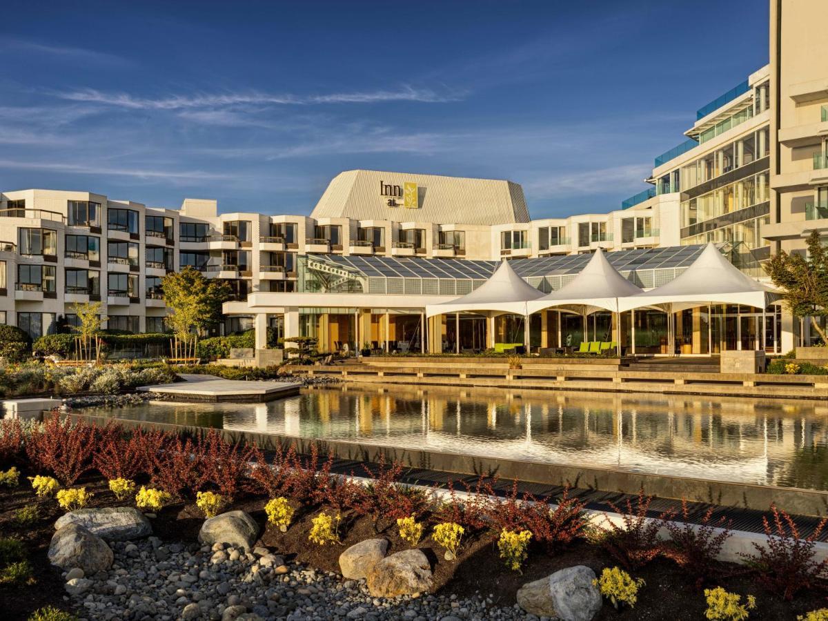 At Laurel Point 4*