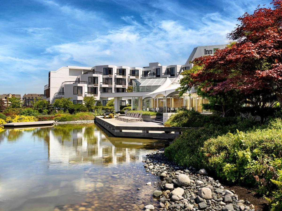 Hotel At Laurel Point Victoria
