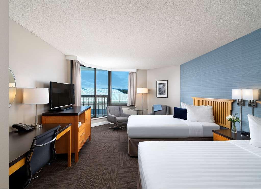 At Laurel Point Hotel